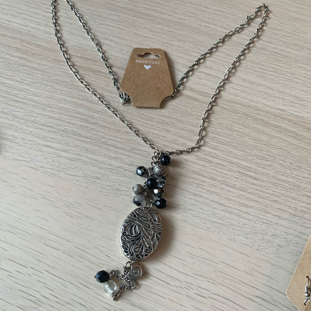 ⭐️ 5 for 20$! ⭐️ Black and silver necklace